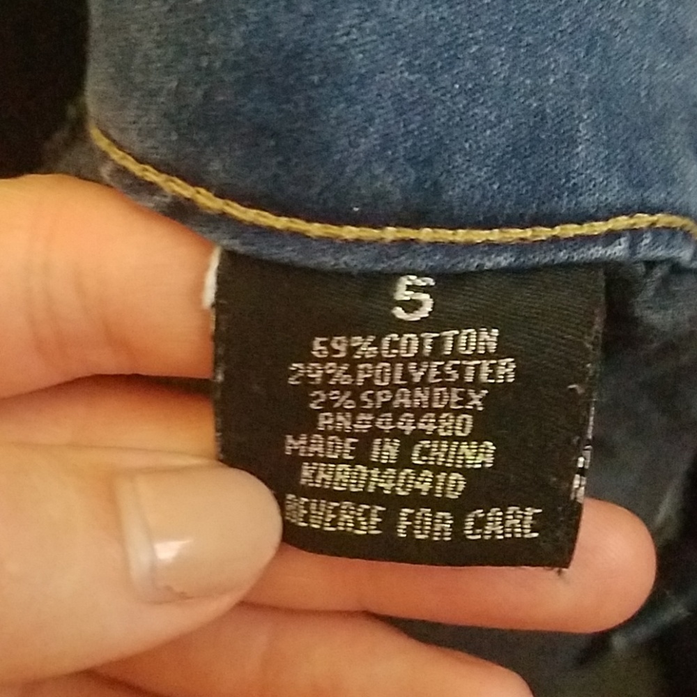 Shorts - Picture 2 of 3